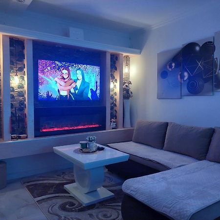 Apartman Star Lux Kula Exterior photo